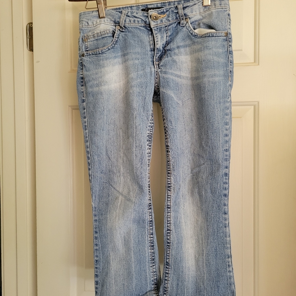 LEI Capri Pants